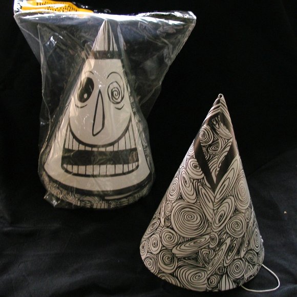 COPY - Nightmare Before Christmas Tim Burton's NIP Set 8 Party Hats 1993 Vintag… - Picture 1 of 4